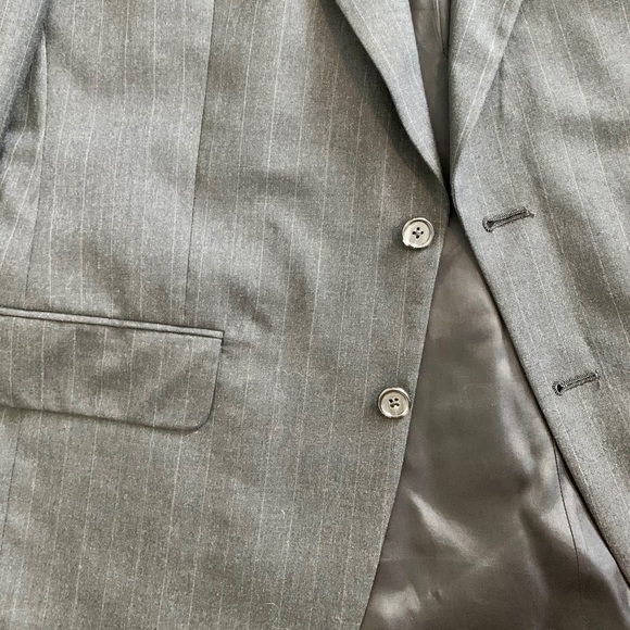 Burberry Dark Grey Pinstripe Blazer 42R - Picture 9 of 10